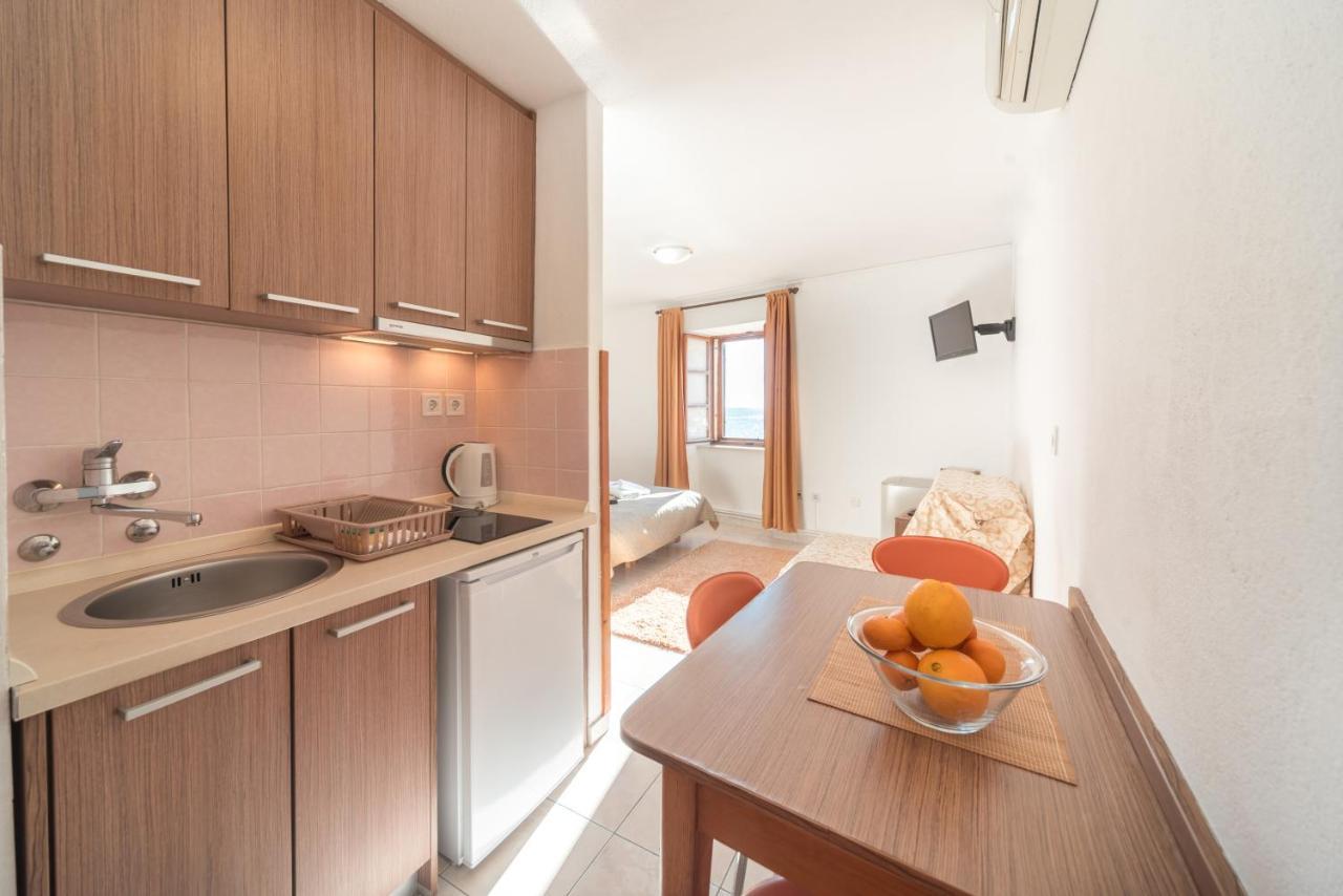 R Club Apartments Old Town Budva Eksteriør bilde