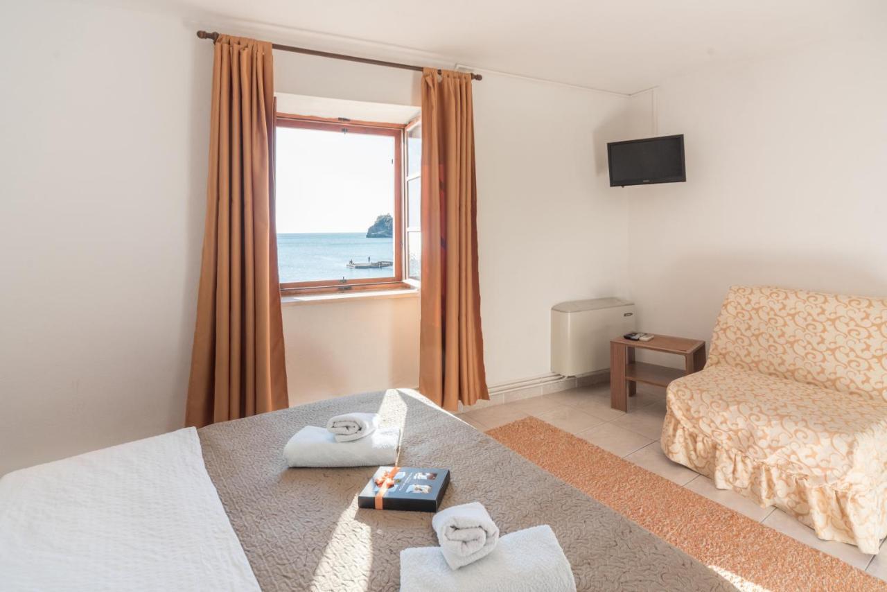 R Club Apartments Old Town Budva Eksteriør bilde