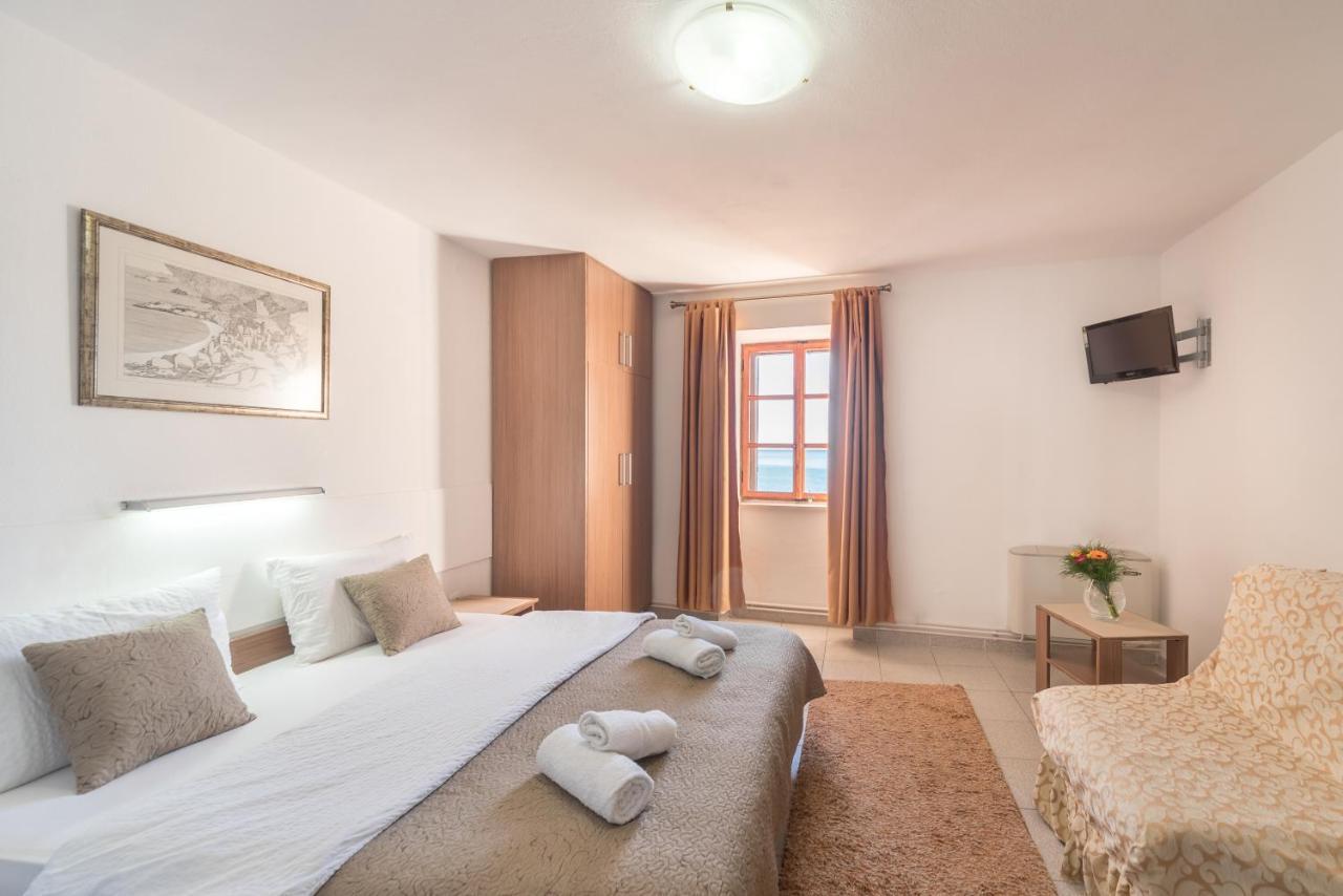 R Club Apartments Old Town Budva Eksteriør bilde