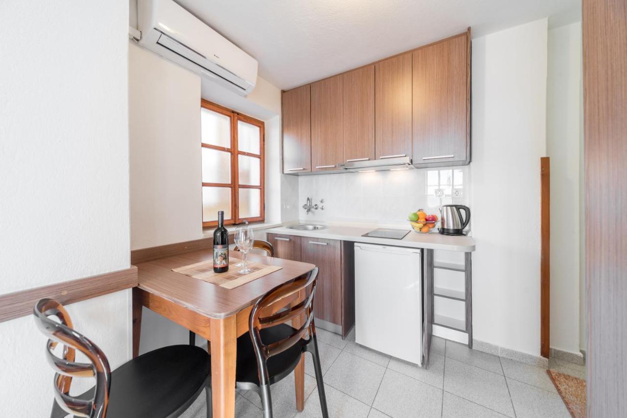 R Club Apartments Old Town Budva Eksteriør bilde