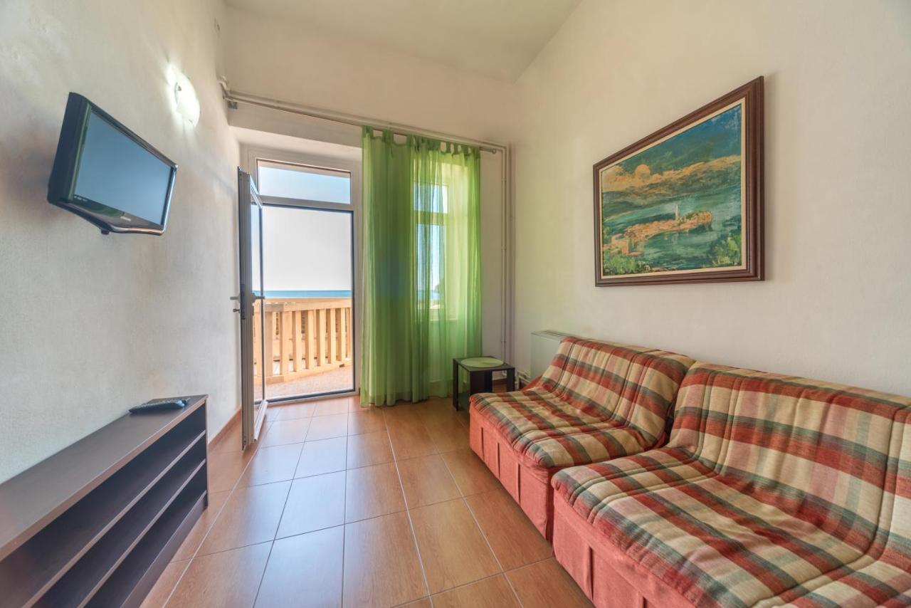 R Club Apartments Old Town Budva Eksteriør bilde